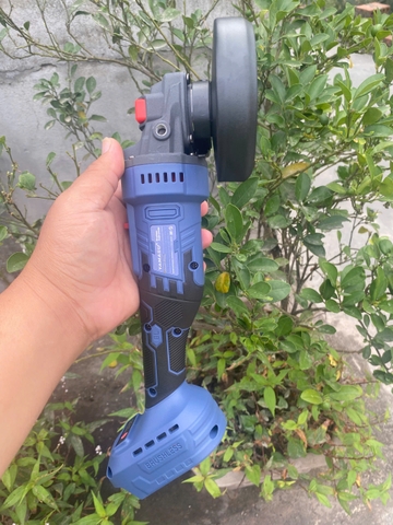 THÂN MÁY MÀI CẦM TAY YAMASU YMS-MMP10100G2 ĐỘNG CƠ KHÔNG CHỔI THAN CHÂN PHỔ THÔNG