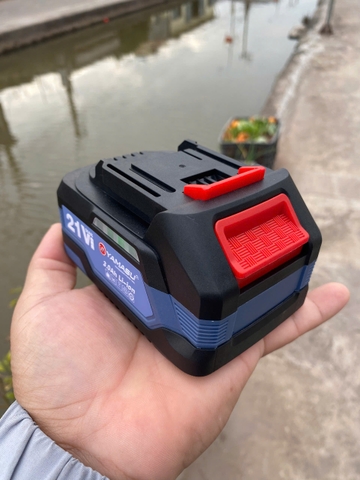 Pin Yamasu 10 cell dung lượng 3ah dòng xả 40a có đèn báo pin led 2 bên vỏ chống sốc