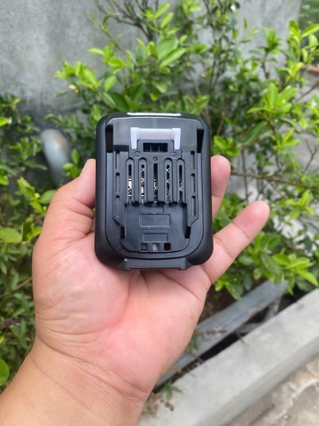 Vỏ mạch Makita 10.8V - 12V MAX Li-ion trượt, Led báo pin và nhận sạc zin