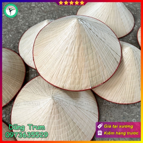 Nón lá biểu diễn