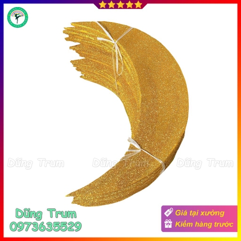 Đạo cụ Trăng vàng biểu diễn chất liệu gỗ phủ kim tuyến nhũ vàng