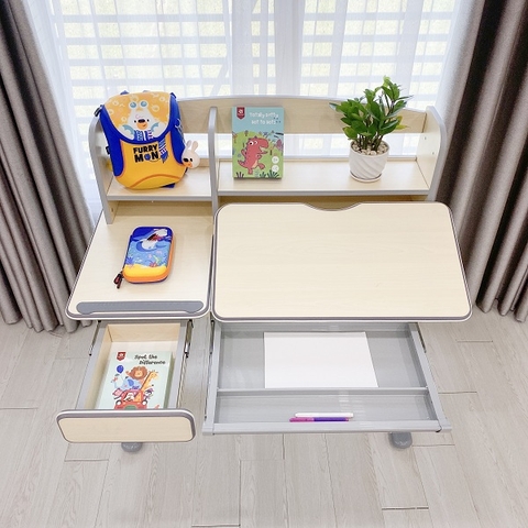 UMOO - BÀN HỌC CHỐNG GÙ UM1694