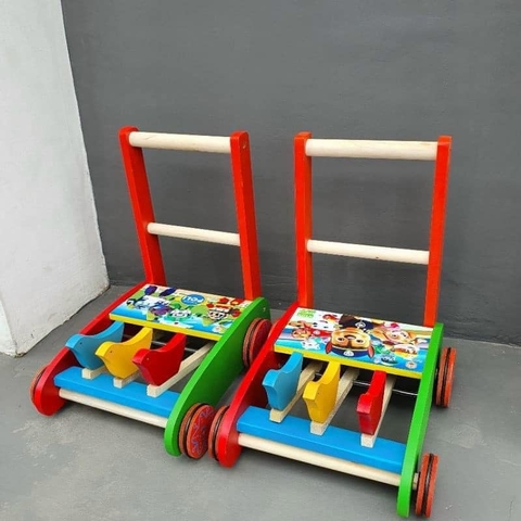 TN - XE TẬP ĐI CON GÀ BẰNG GỖ