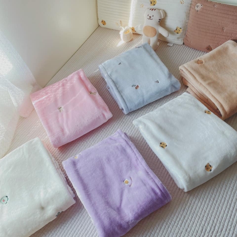 MONONA - CHĂN LÔNG TUYẾT THÊU HỌA TIẾT 50*70