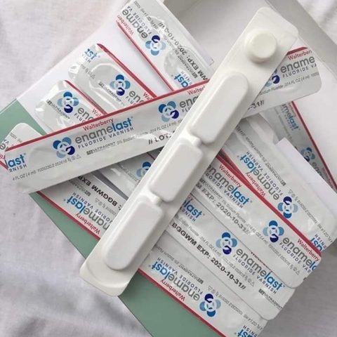 VECNI - 6M+BÔI NGỪA SÂU RĂNG ENAMELAST FLUORIDE VARNISH