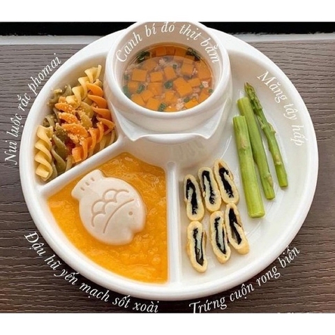 INOMATA - KHAY ĂN 3 NGĂN KÈM KHAY ĐỂ CỐC