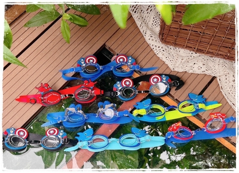 SA - Kính bơi kèm hộp đựng