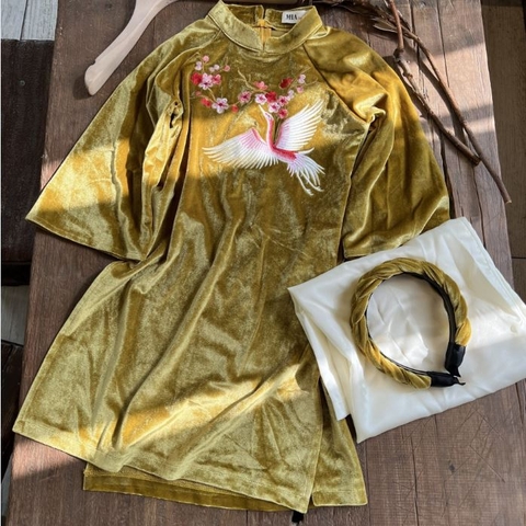 MT - ÁO DÀI NHUNG VÀNG KÈM MẤN