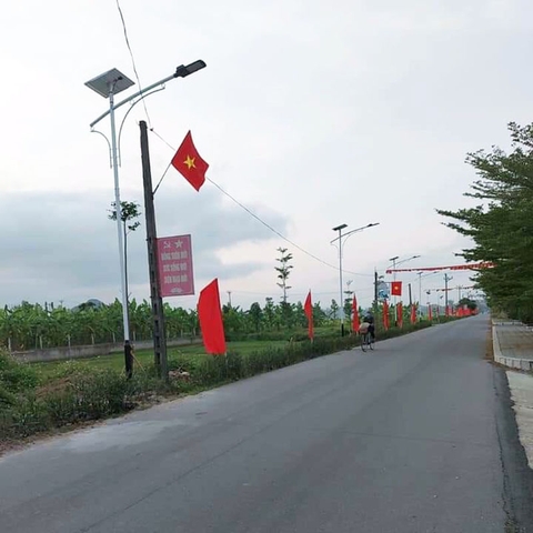 Đèn Năng Lượng Mặt Trời Thắp Sáng Đường Quê - Nông Thôn Mới