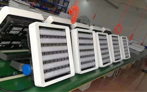 Đèn Pha Công Suất 750w Philips BVP621 SportsStar Intergrated Version