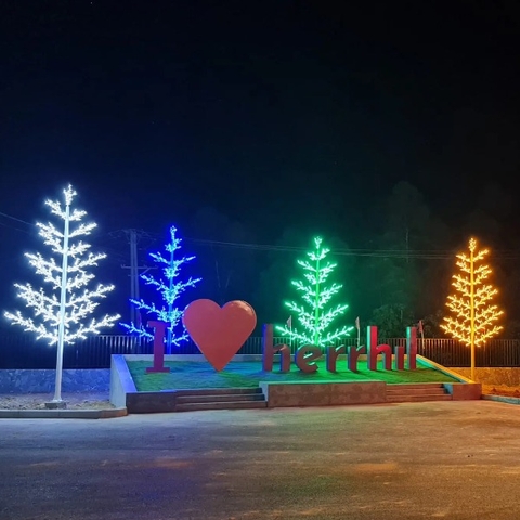 Cột Đèn Trang Trí Cây Thông Cao 8M LED F5 Chiếu Sáng Đường Giao Thông Khu Trung Tâm