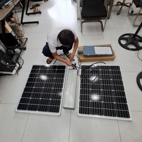 Bộ Đèn Đường Năng Lượng Mặt Trời Công Suất 100W |Mã SP: ZPCSN-100W