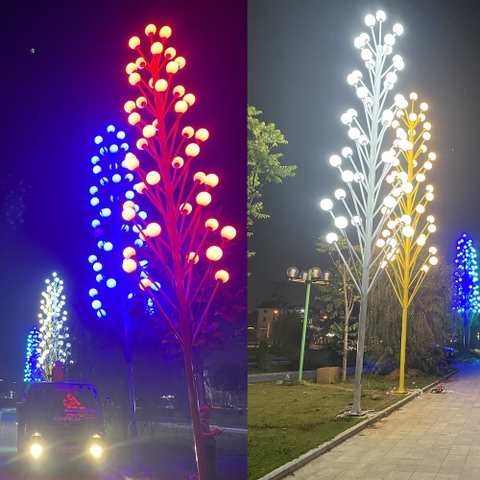 Cột Đèn Trang Trí Kiểu Dáng Cây Thông Cao 10M Với 45 Tay Đèn Quả Cầu D250