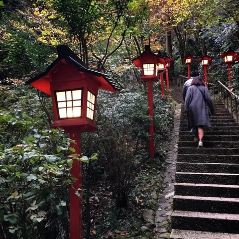 Cột Đèn Trang Trí Cảnh Quan đường dẫn vào Đình/Chùa/Nhà Thờ có Đầu Đèn Kiến Trúc JAPAN