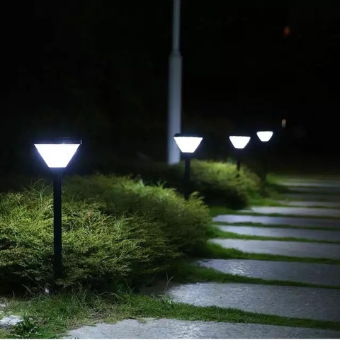 Đèn LED Cắm Cỏ Sân Vườn Năng Lượng Mặt Trời ZALAA ZG-CPD3004