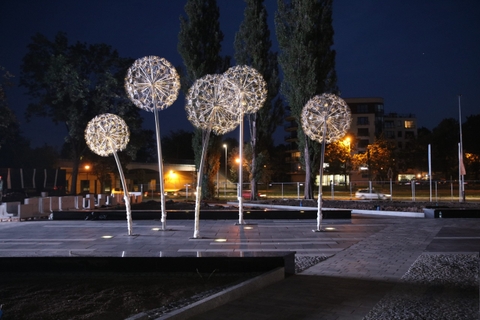 Trụ Cột Đèn Inox Cao 2.5M Sử dụng Treo Bông Hoa Bồ Công Anh Dandelion Ngoài Trời