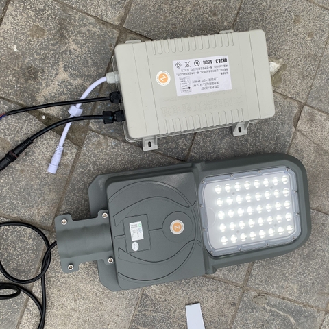 Bộ Đèn Đường Dự Án sử dụng song song Điện Mặt Trời và Điện Gió công suất 60W mã sản phẩm ZSL-60SW