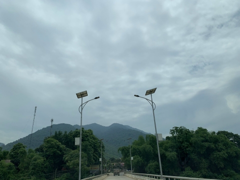 Đèn Đường Năng Lượng Mặt Trời 120W, Pin 12.8V-65Ah, Tấm pin 160W, Mã sản phẩm ZPC120S -ZALAA