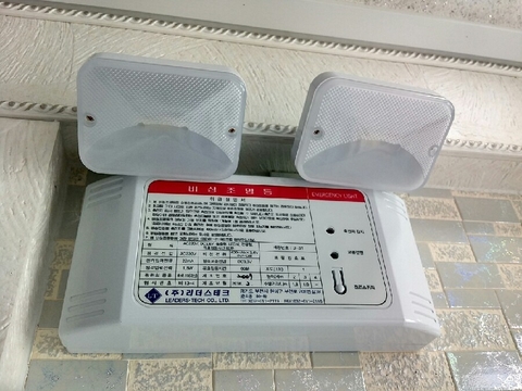 Đèn chiếu sáng sự cố hàn quốc Bóng LED 3,6V/ket Leaders Tech