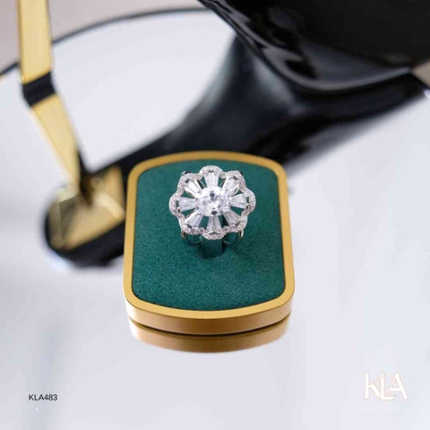 Khuy Cài Khăn KLA Luxury Gifts KLA483 Bông Hoa Màu Bạc Đính Đá Moissanite Lấp Lánh
