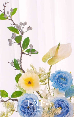 “SẮC HOA KHÔNG MÙI” – NHƯNG VẪN ĐỦ ĐỂ LÀM MỀM CẢ MỘT NGÀY DÀI