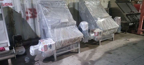 Máy tách phân lợn bò ra khỏi nước để ủ làm phân bón