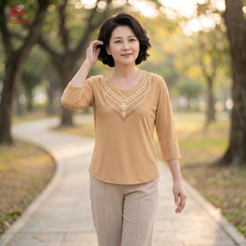26030 - Áo Cổ Tròn Tay Lỡ Thêu Họa Tiết Hoa Văn Phối Đá Thủy Tinh