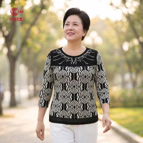 26124 - Cổ Tròn Tay Lỡ Họa Tiết Phối Thêu Đính Đá