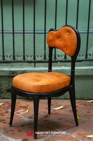 Iris Chair