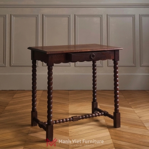 Bobbin desk