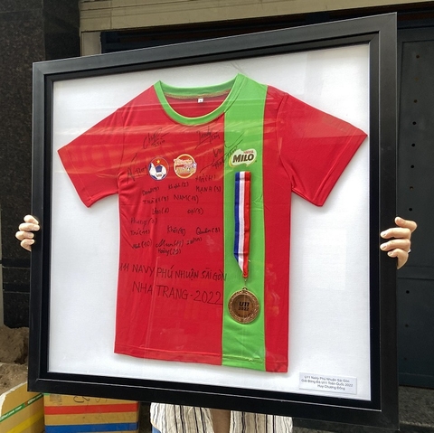 Khung Áo Huy Chương Milo