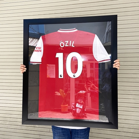 Khung áo đấu Ozil 10