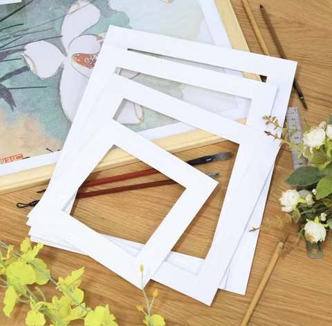 Khung Tranh Bo Viền Trắng Theo Yêu Cầu