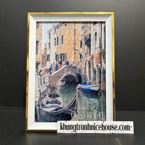 Khung tranh ghép màu trắng phối chỉ vàng sang trọng CV-T