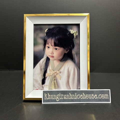 Khung bằng khen màu trắng phối chỉ vàng sang trọng CV-T