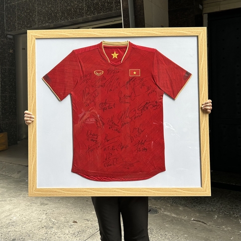 Khung áo đấu Đội Tuyển Việt Nam