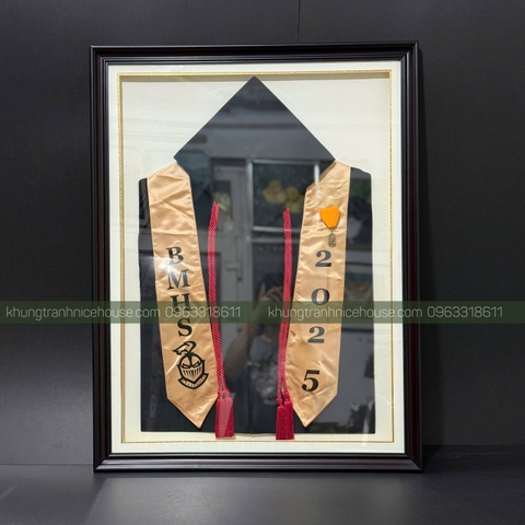 KHUNG ÁO TỐT NGHIỆP