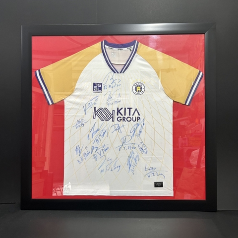 Khung áo đấu nền đỏ