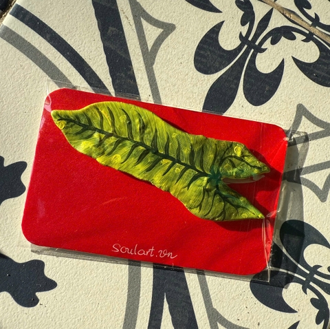 NAM CHÂM CHIẾC LÁ