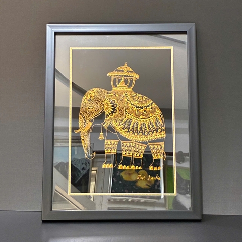 KHUNG ĐEN VIỀN MỎNG BO ĐEN CHỈ VÀNG F1D 