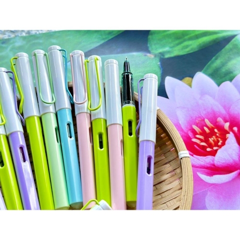 Bút Máy Xoá Được Thân Nhỏ T08 Ngòi Mài, có định vị cầm tay