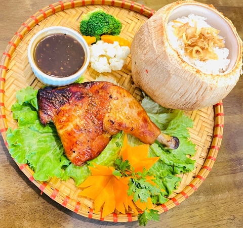 COUNTRYSIDE GRILLED CHICKEN WITH COCONUT RICE