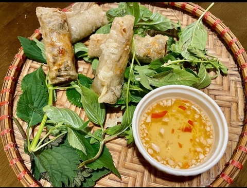 FRIED CHICKEN SPRING ROLL (4 PCS)