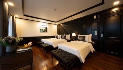 Queen triple Suite