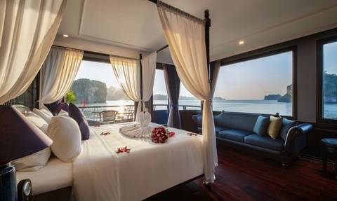 Honeymoon Suite VIP