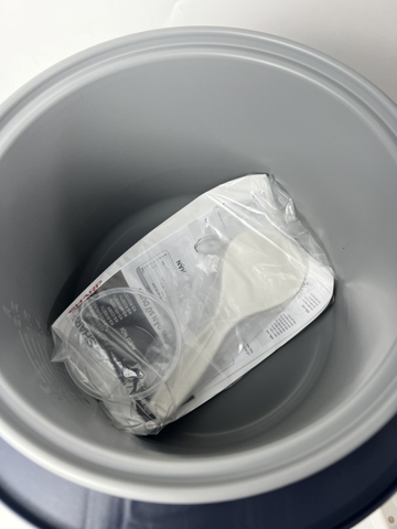 Nồi cơm điện nắp gài Sharp