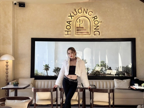 CÀ PHÊ HOA XƯƠNG RỒNG