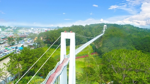 CẦU KÍNH THUNG LŨNG TÌNH YÊU ĐÀ LẠT
