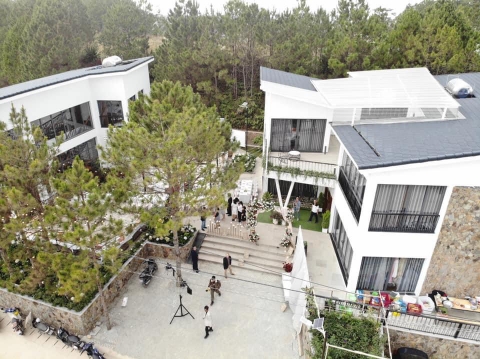 WHITE NAM HỒ VILLA