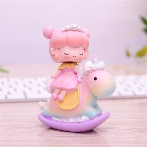 Công Chúa Cưỡi Ngựa Hồng